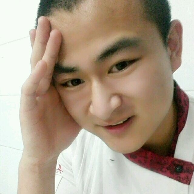 人潮拥挤的第一张照片--海城交友中心